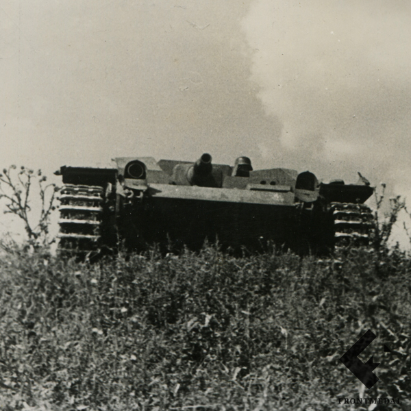 Пресс-фото "Штурмгешютц на советском фронте", август 1941 года