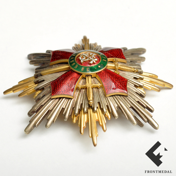 Нагрудная звезда ордена "За военные заслуги" (Болгария)