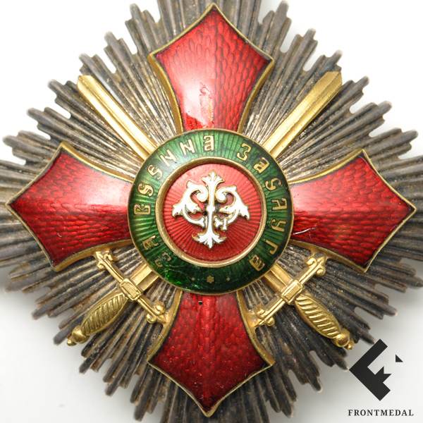 Нагрудная звезда ордена "За военные заслуги" с мечами