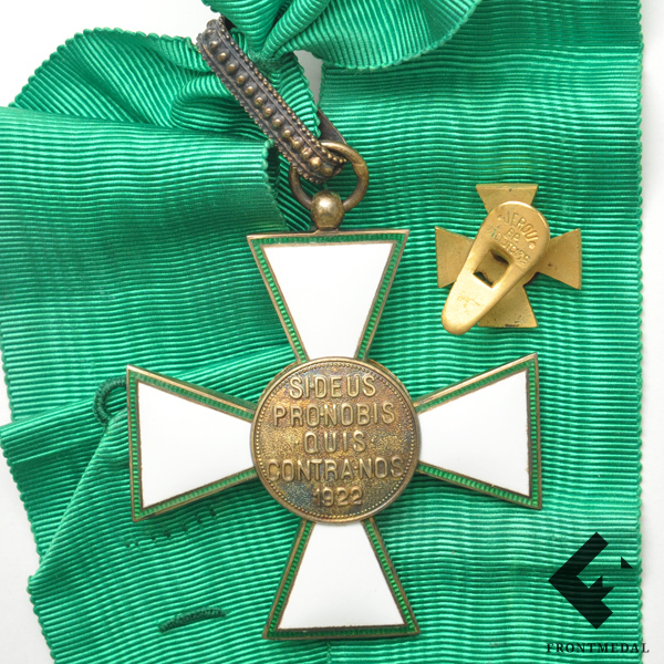 Командорский крест Ордена заслуг с миниатюрой в футляре 