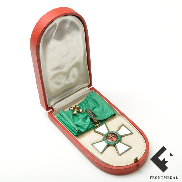 Командорский крест Ордена заслуг с миниатюрой в футляре 