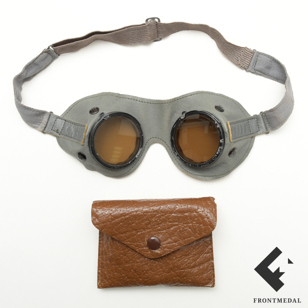 Специальные защитные очки в чехле из снаряжения пехоты Вермахта