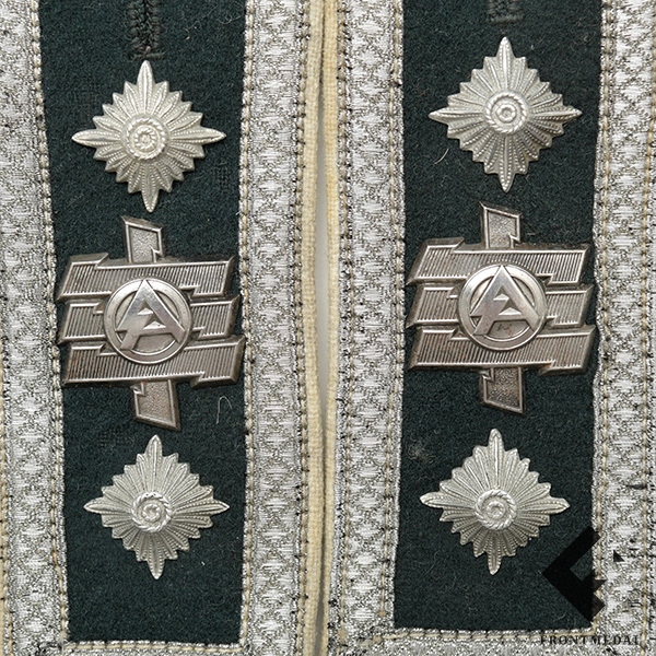    "Feldherrnhalle"   - 
