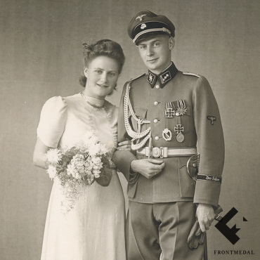 Свадебное фото военнослужащего Войск СС