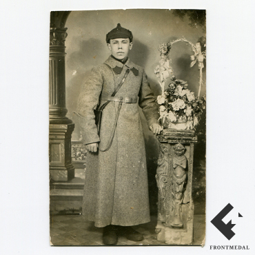 Фото рядовой погранвойск НКВД в зимней форме (Ленинград, 1930 г.)