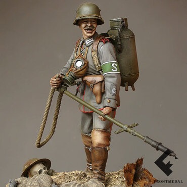 Солдат с огнеметом во время битвы при Сомме, 1916 год