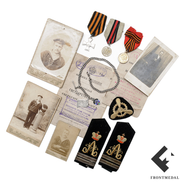 Комплект наград, фото и личных вещей c крейсера Рюрик