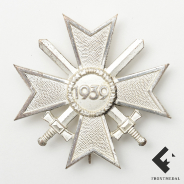 Крест За военные заслуги 1 класса с мечами обр. 1957 года