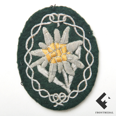 Эмблема на китель командного состава горнострелковых частей