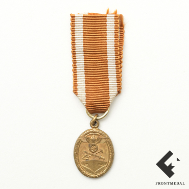 Фрачная версия медали "За сооружение Атлантического вала" на ленте