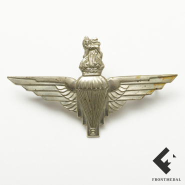 Знак на берет парашютистов ВВС Великобритании