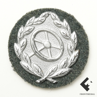 Нарукавный знак "Опытный военный шофер" 2-й степени (в серебре)