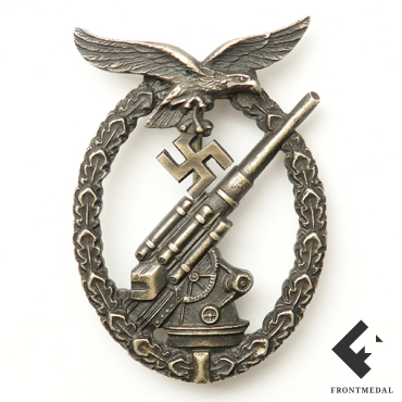 Знак Зенитная артиллерия Люфтваффе (клеймо C.E. Juncker, Berlin)