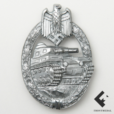 Знак За танковую атаку в серебре (клеймо DH)