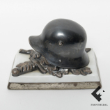 Настольное украшение "Стальной шлем" фабрики Rosenthal