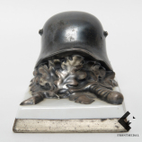 Настольное украшение "Стальной шлем" фабрики Rosenthal