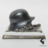 Настольное украшение "Стальной шлем" фабрики Rosenthal